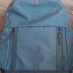 Victorinox Altmont Classic Deluxe Laptop Backpack -